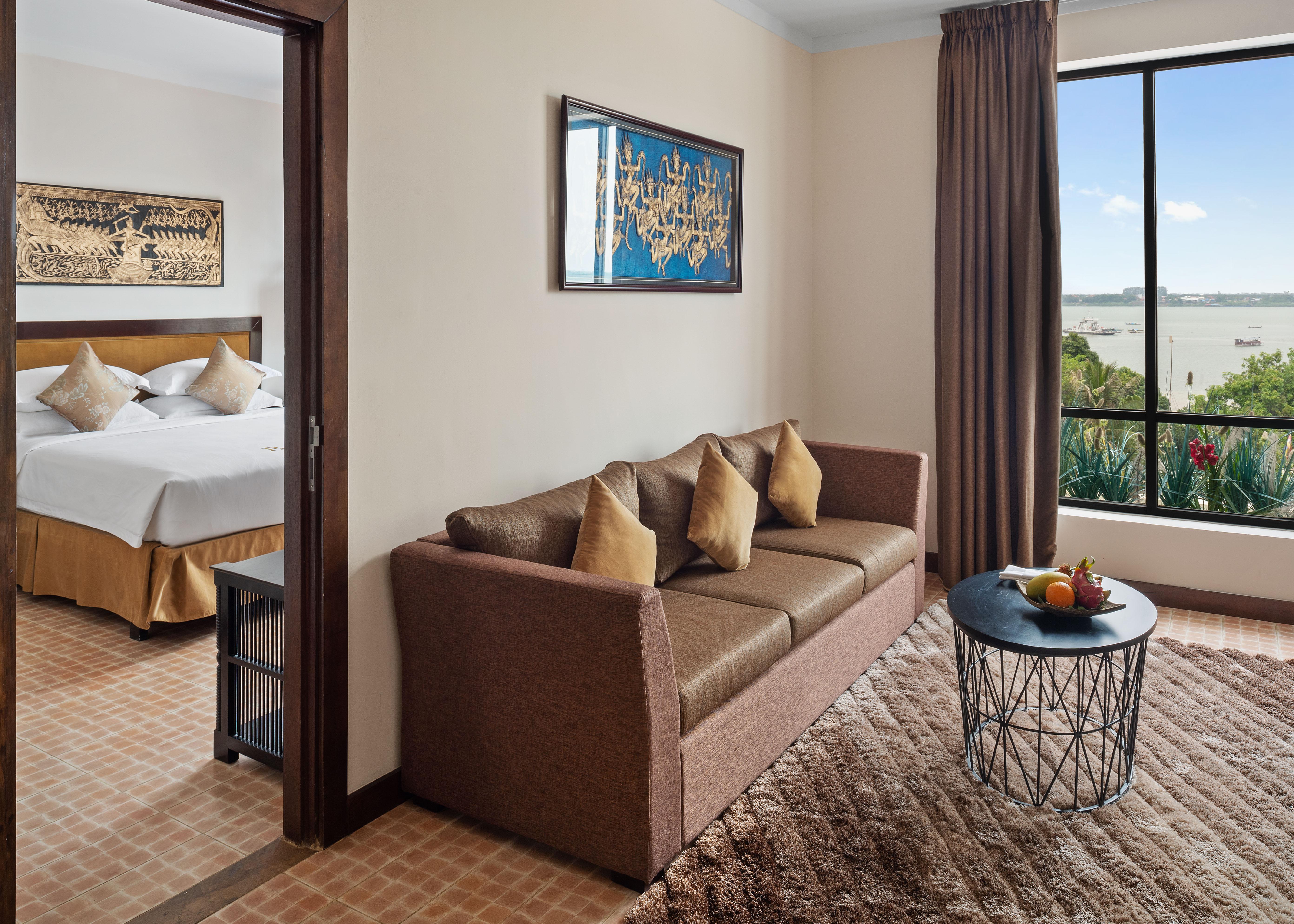 Palace Gate Hotel & Resort By Ehm Пном Пен Екстериор снимка Suite