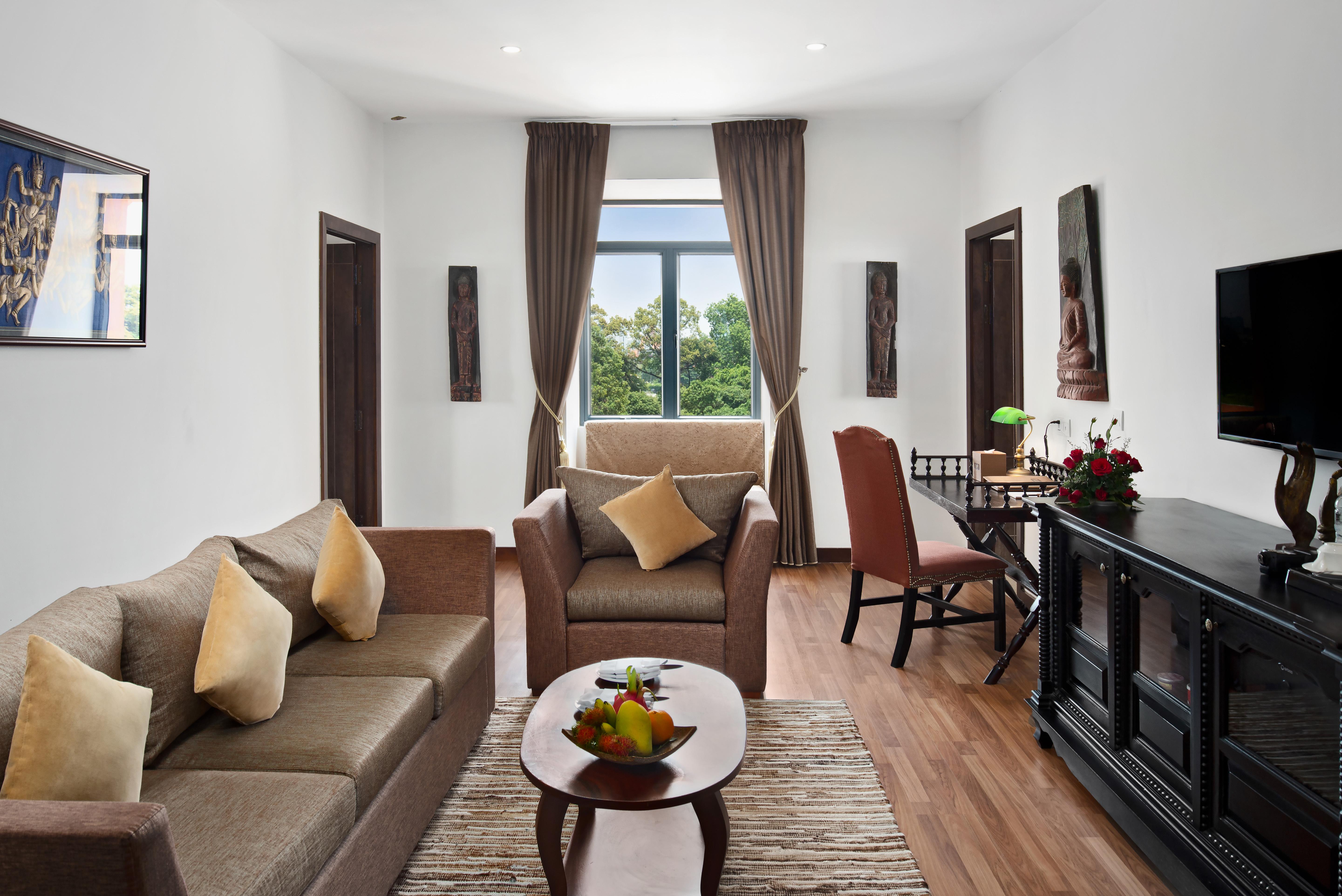 Palace Gate Hotel & Resort By Ehm Пном Пен Екстериор снимка Living room