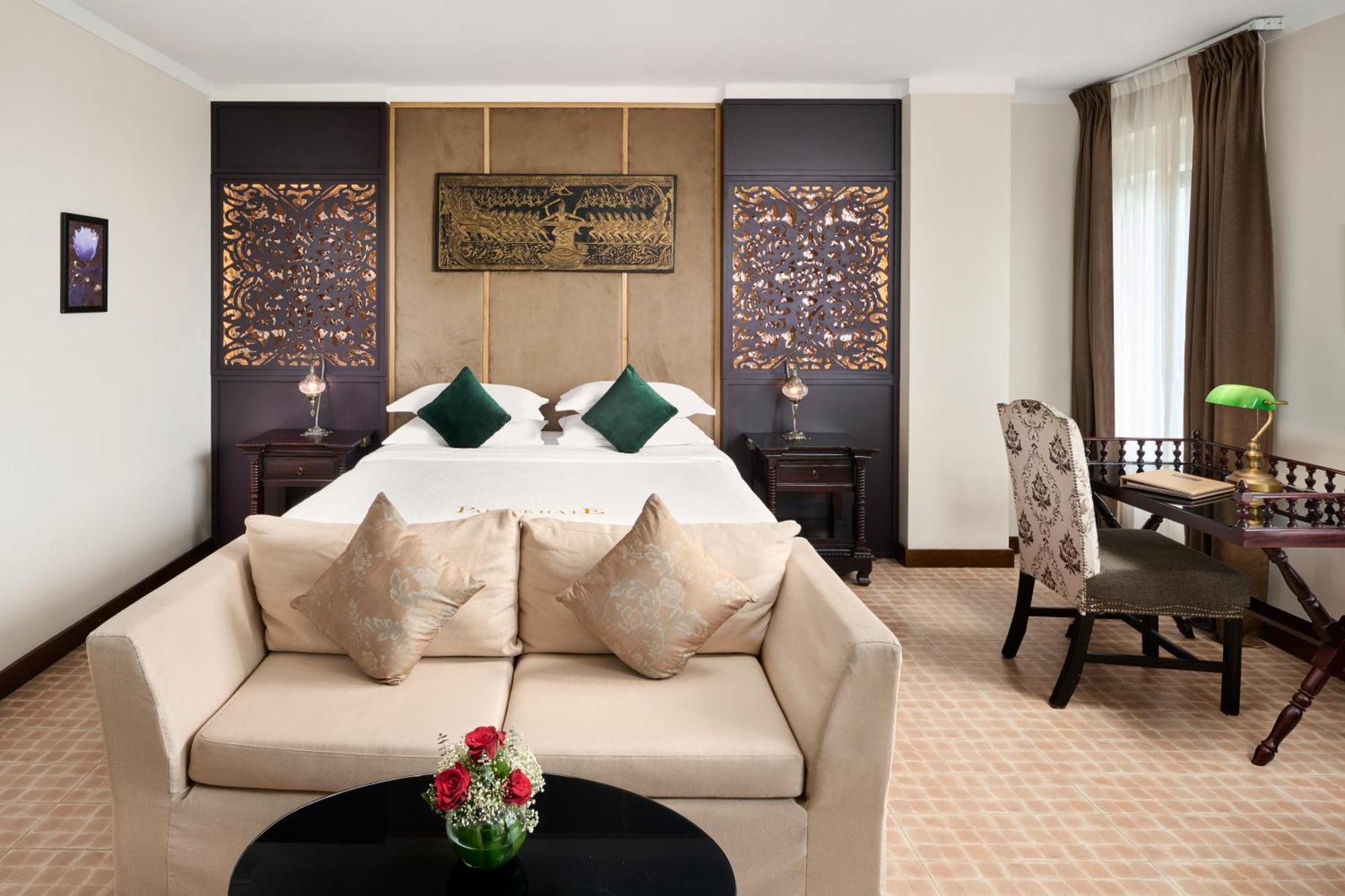 Palace Gate Hotel & Resort By Ehm Пном Пен Екстериор снимка Deluxe Room